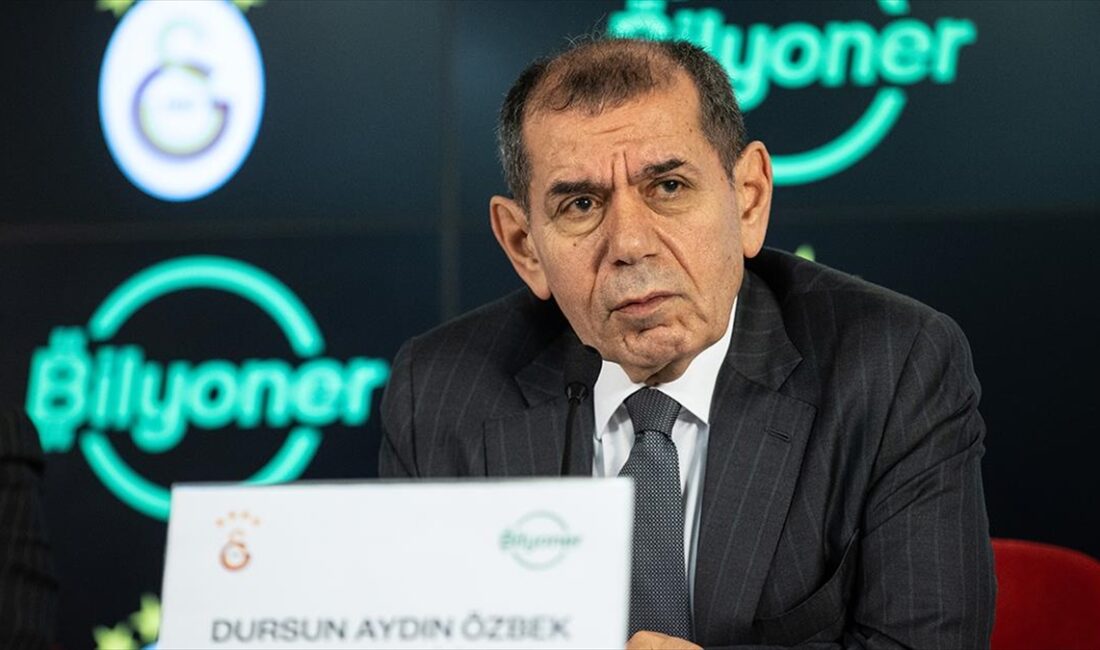 Galatasaray Kulübü Başkanı Özbek, Mehmet Büyükekşi başkanlığındaki Türkiye Futbol Federasyonu