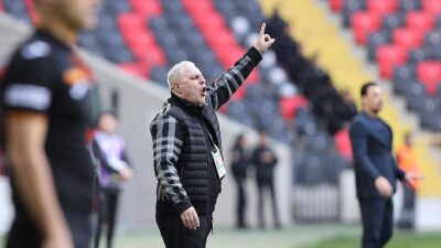 Trendyol Süper Lig ekiplerinden Gaziantep FK, teknik direktör Marius Sumudica
