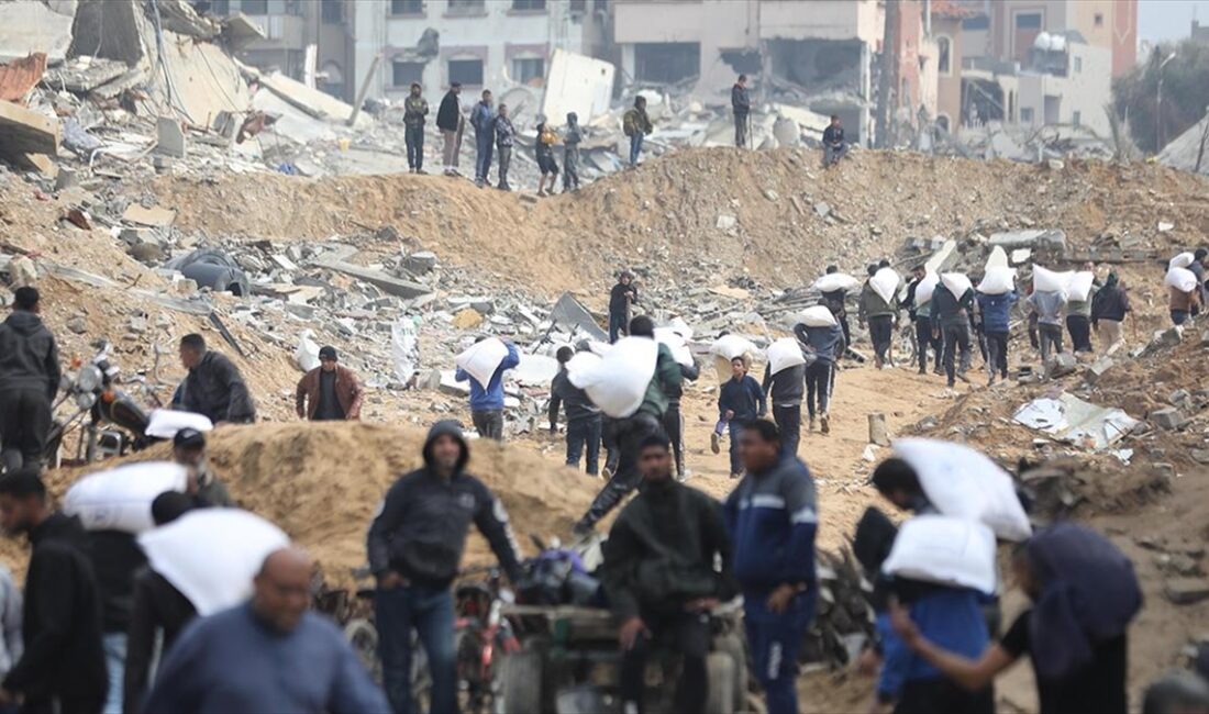 İsrail'in aç ve susuz bırakarak kıtlığa yol açtığı Gazze Şeridi'nin