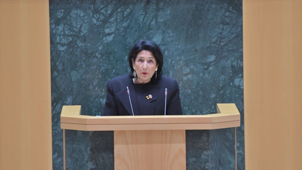 Gürcistan Cumhurbaşkanı Salome Zurabişvili, Rusya'yı, Karadeniz'de gerginlik yaratma girişiminde bulunmakla