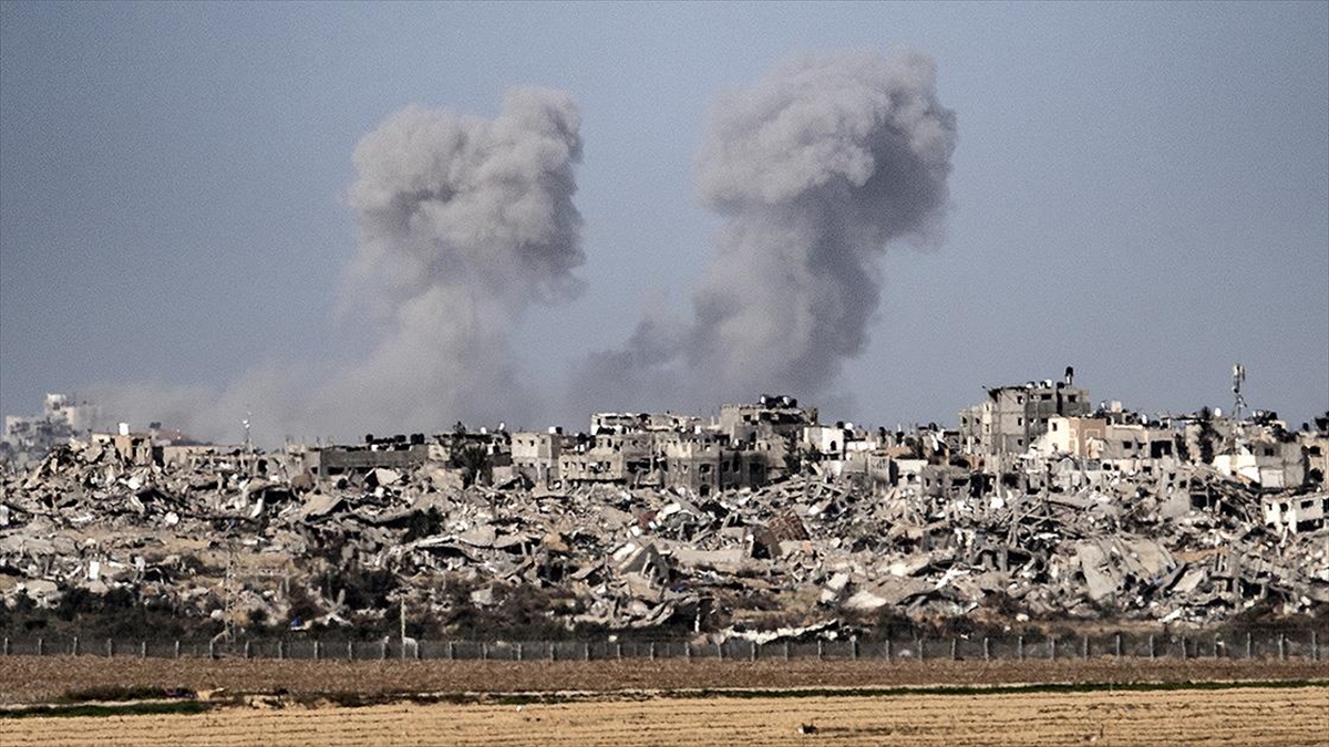 Hamas heyeti, İsrail ile ateşkes görüşmelerini tamamlamak üzere Kahire'ye gitti.