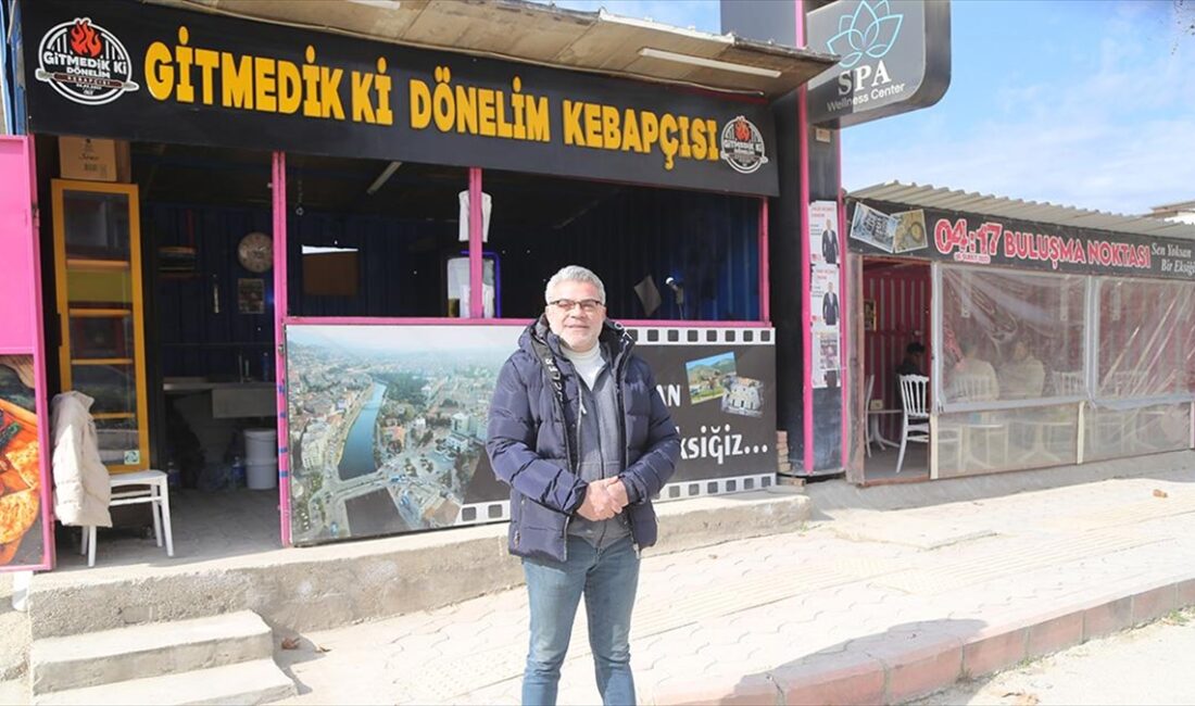 Hatay'da afetzede esnaf tabelalarında yer alan "Gitmedik ki dönelim", "6