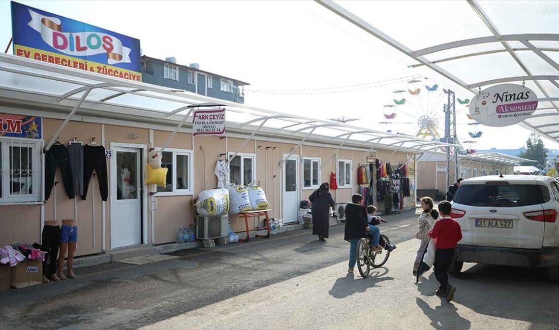 Depremlerden etkilenen Hatay'da iş yerleri yıkılan veya ağır hasar gören