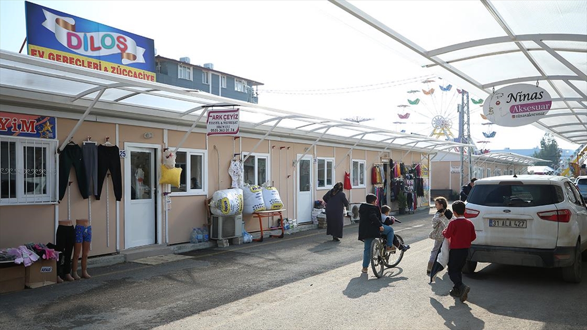 Depremlerden etkilenen Hatay'da iş yerleri yıkılan veya ağır hasar gören