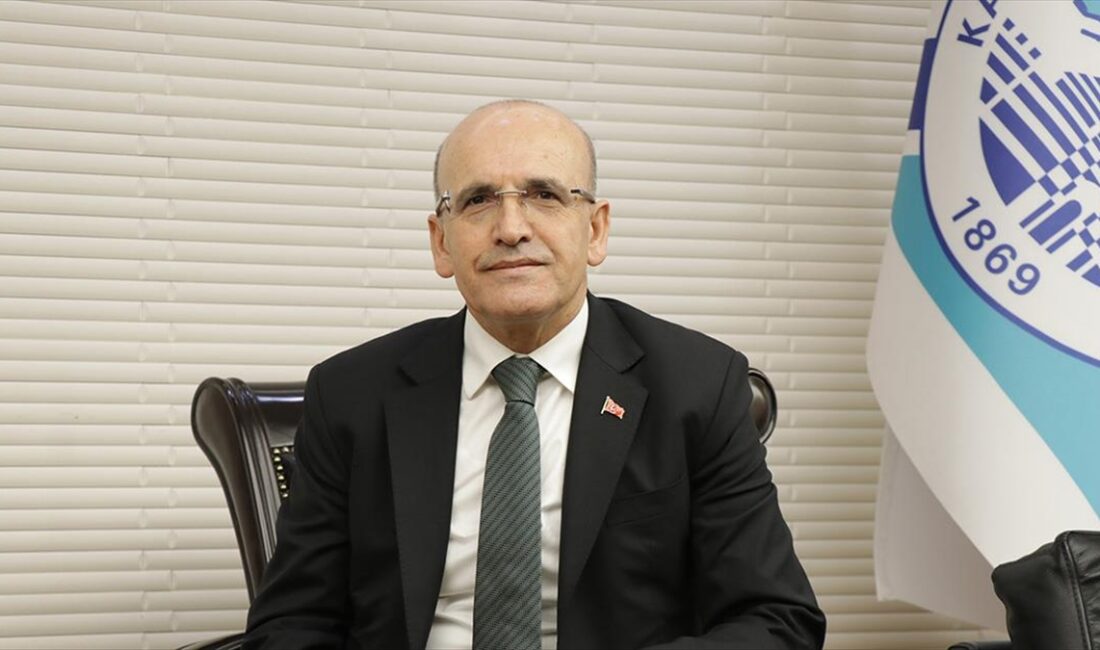 Hazine ve Maliye Bakanı Mehmet Şimşek, Kayseri'de çeşitli ziyaretler yaptı.