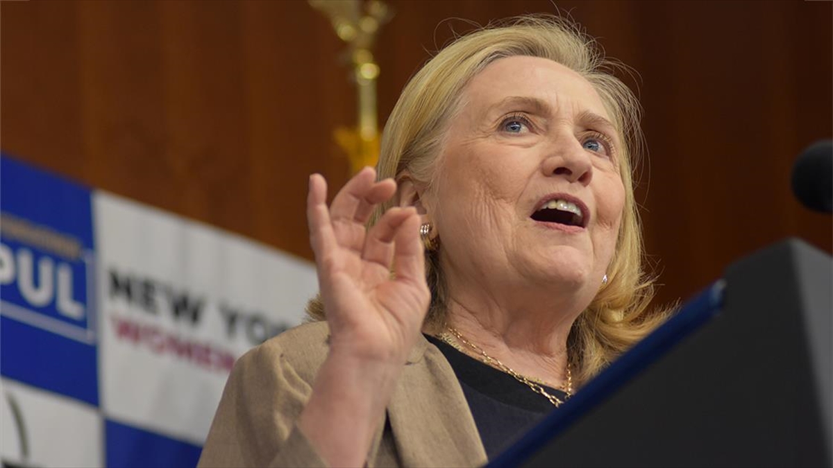 Eski ABD Dışişleri Bakanı Hillary Clinton, Columbia Üniversitesinin düzenlediği panelde,