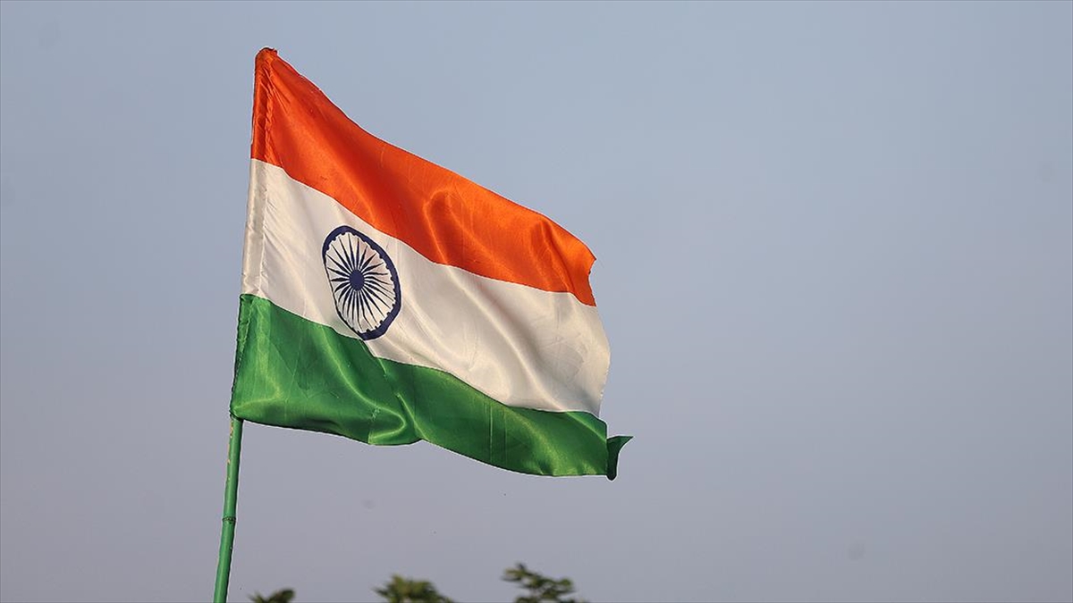 Hindistan'ın başkenti Yeni Delhi'deki 600 yıllık tarihi Akhonji Camisi, Yeni