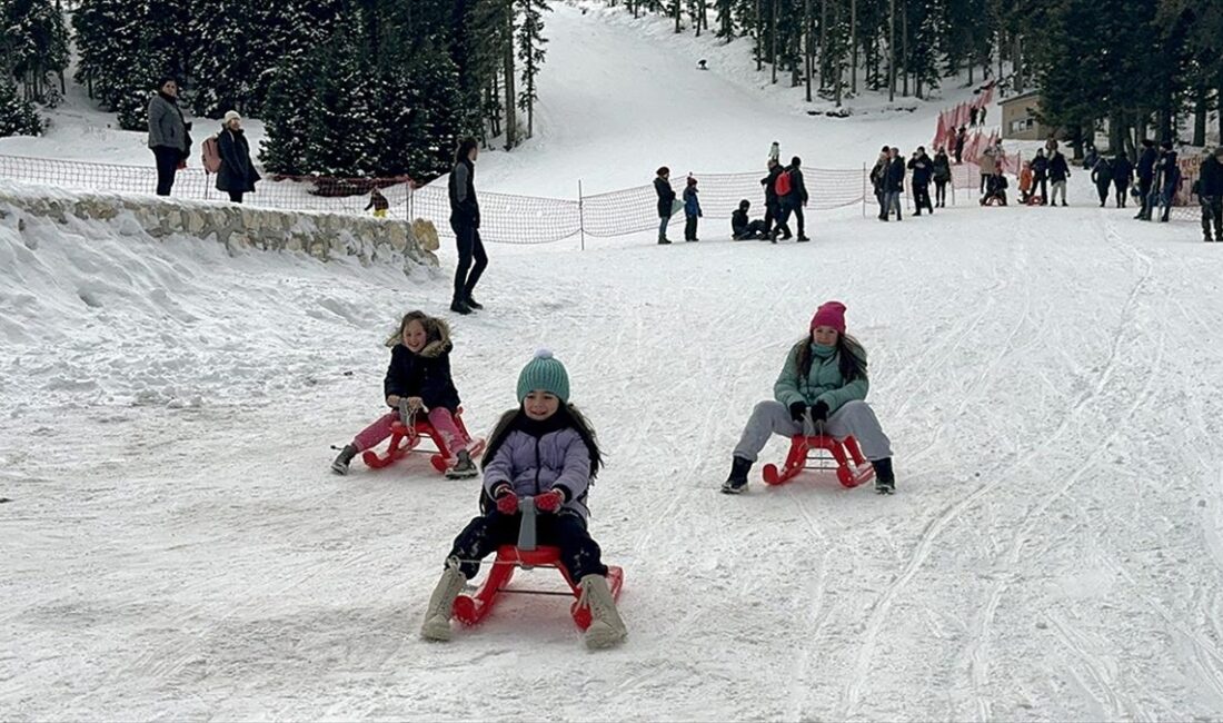 Önemli kış turizm merkezlerinden Ilgaz Dağı'ndaki Yurduntepe Kayak Merkezi'nde yarıyıl