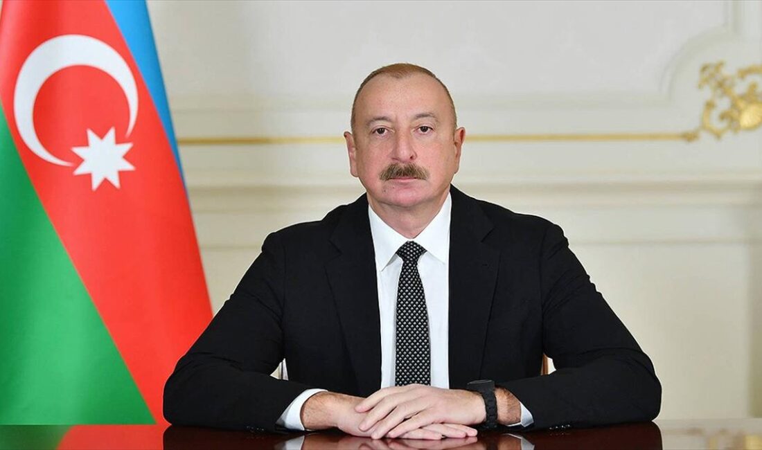 Azerbaycan Merkezi Seçim Kurulu Başkanı Mezahir Penahov, mevcut cumhurbaşkanı İlham
