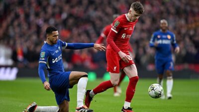 İngiltere Lig Kupası finalinde Chelsea'yi uzatmaların ardından 1-0 mağlup eden