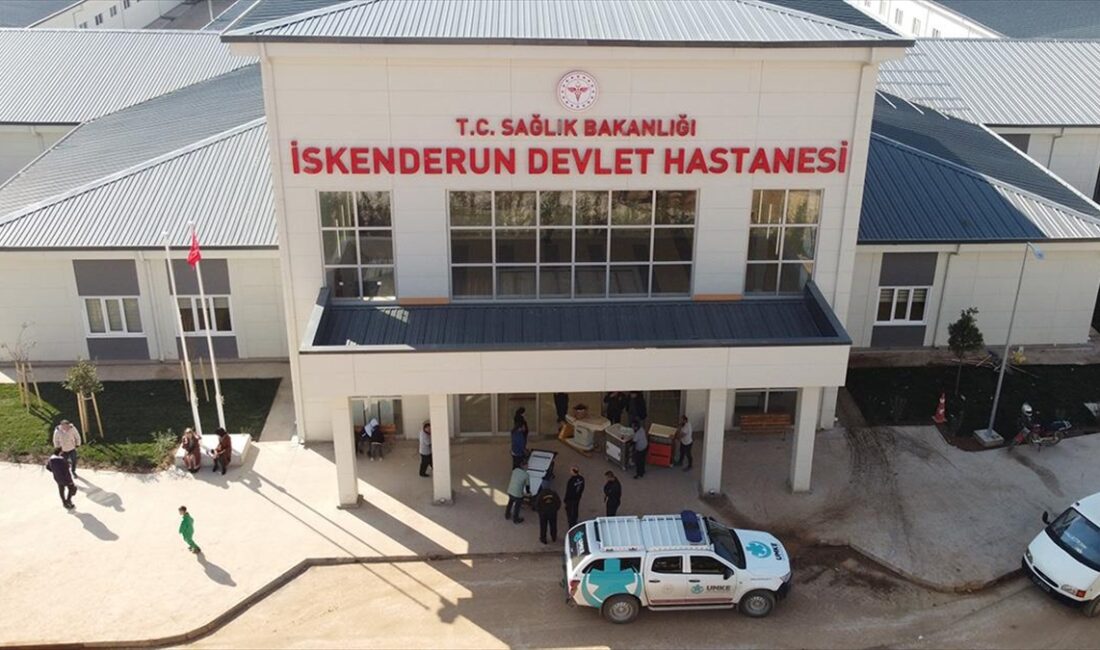 Hatay'ın İskenderun ilçesinde 6 Şubat depremlerinin ardından temeli atılan ve