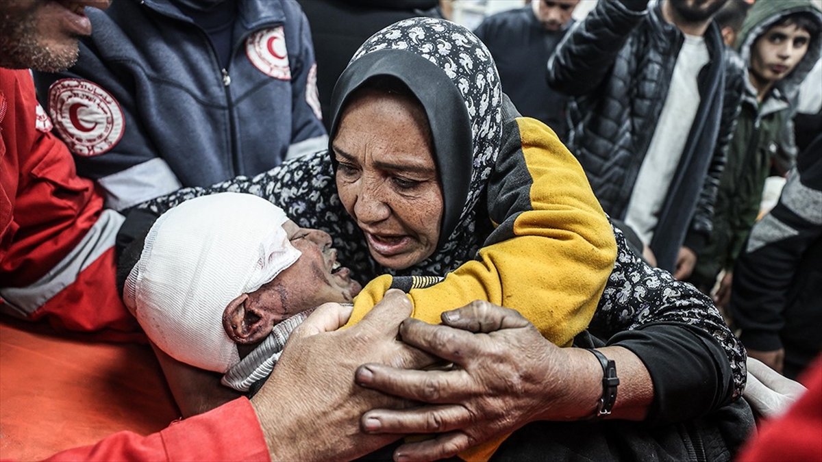 İsrail ordusunun, işgal ve abluka altında tuttuğu Gazze Şeridi’nde geceden