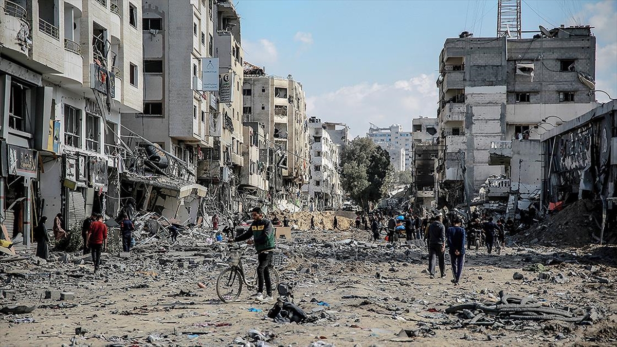 İsrail'in, halkı zorla aç ve susuz bıraktığı Gazze Şeridi'ne yönelik