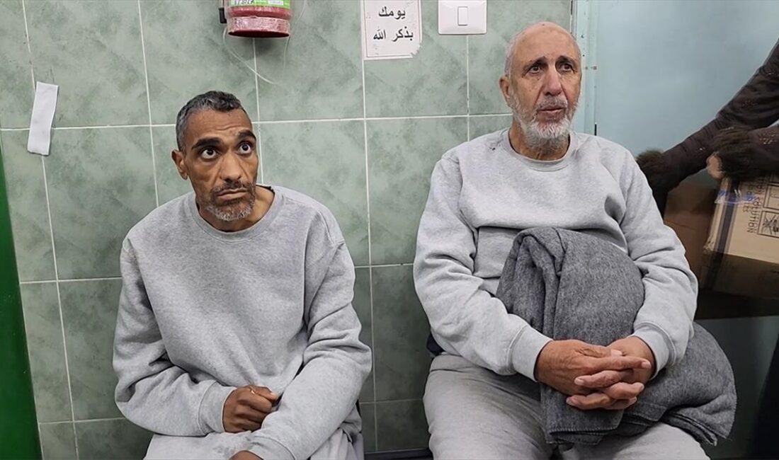 İsrail güçlerinin, sakinlerini zorla aç ve susuz bıraktığı Gazze Şeridi'nde