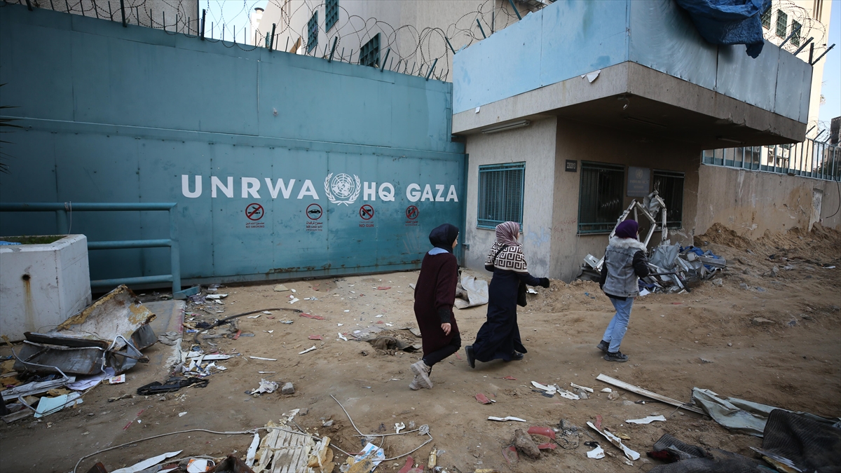 UNRWA Genel Komiseri Philippe Lazzarini, milyonlarca Filistinliye yardım sağlayan Ajans'ın