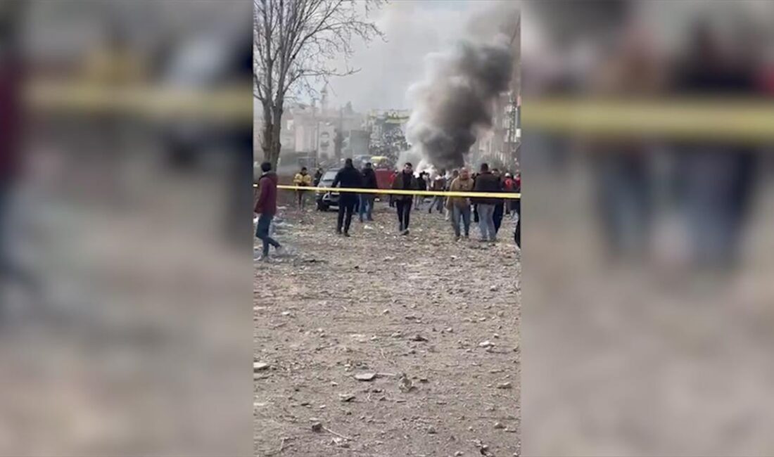 İsrail ordusunun, Lübnan’ın güneyindeki Nebatiye kentinde 3 katlı bir binaya