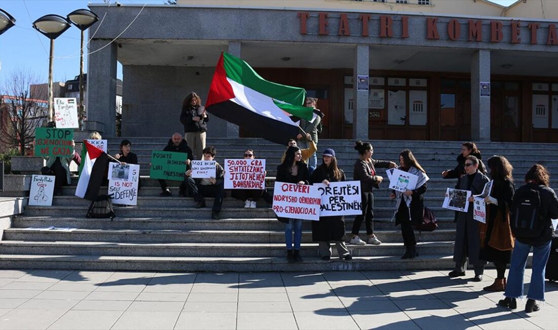 Kosova'nın başkenti Priştine'de İsrail'in Refah kentine yönelik saldırıları protesto edildi.