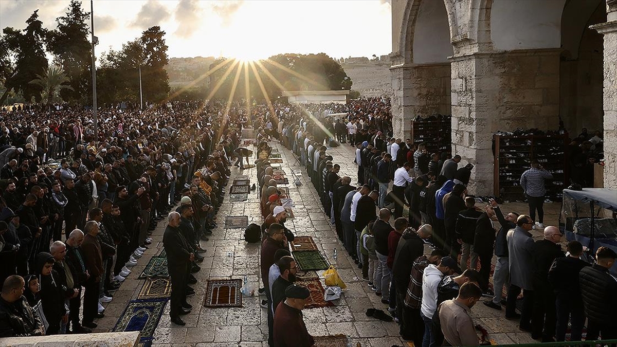İsrail'de ana muhalefet lideri Yair Lapid, Ramazan ayında Doğu Kudüs