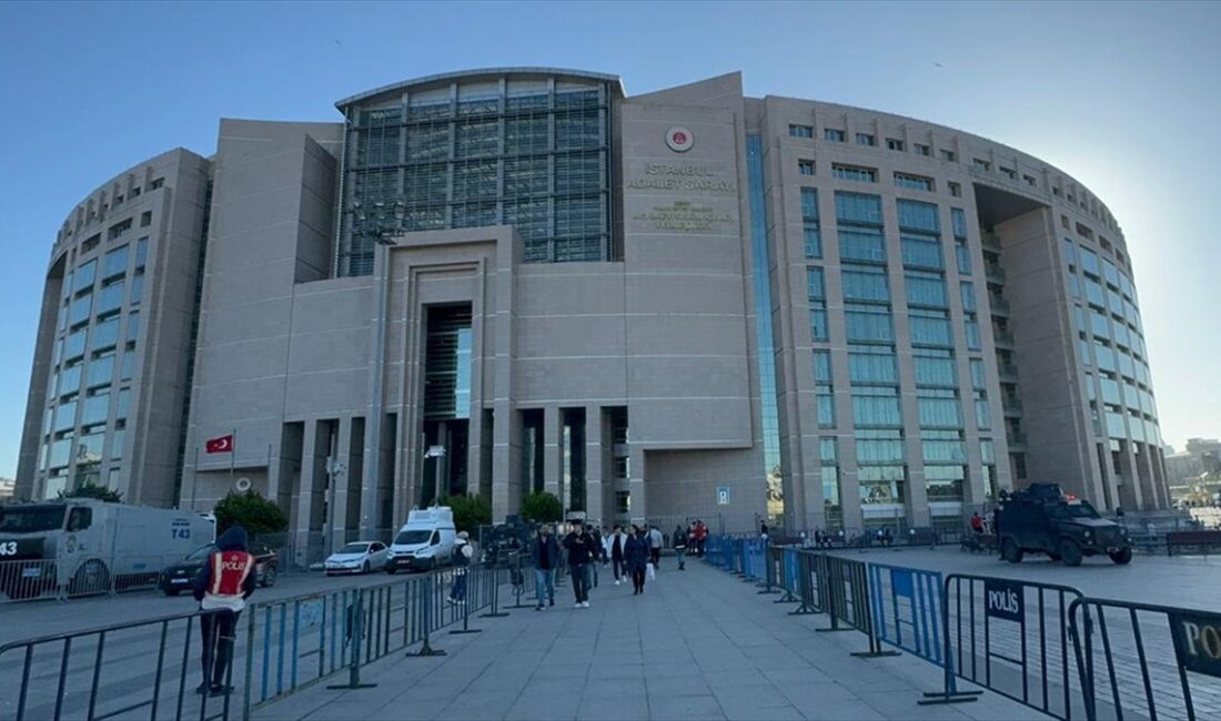 Adalet Bakanı Yılmaz Tunç, İstanbul Adliyesi önündeki polis kontrol noktasına