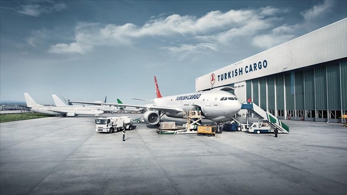 İstanbul'da hizmet veren iki havalimanından ocak ayında düzenlenen seferlerle taşınan