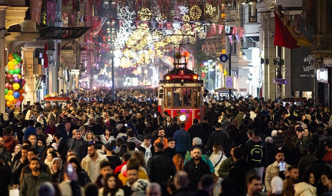 Türkiye’nin en kalabalık ili İstanbul, 2023'te nüfusu 15 milyon 655