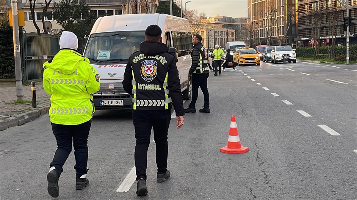 İSTANBUL (AA) – İl Emniyet Müdürlüğü ekiplerince, özellikle okul servislerinin