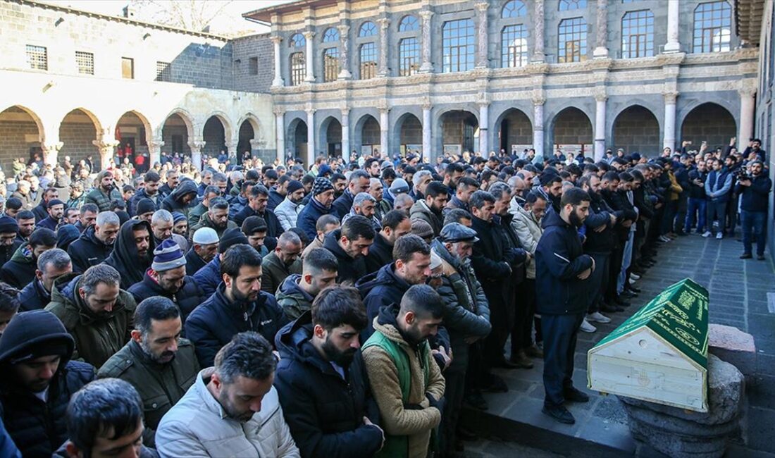 İstanbul'da bıçaklı saldırı sonucu hayatını kaybeden ve kentte "Filozof Ramazan"