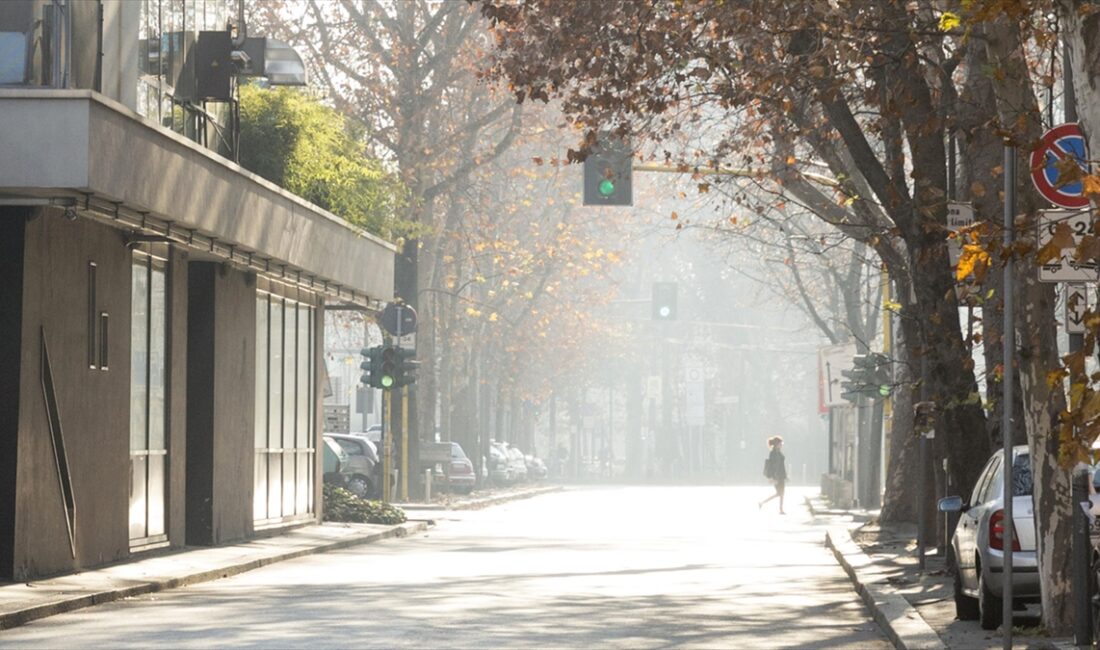 İtalya'nın kuzeyindeki bazı kentlerde, hafta sonundan bu yana devam eden