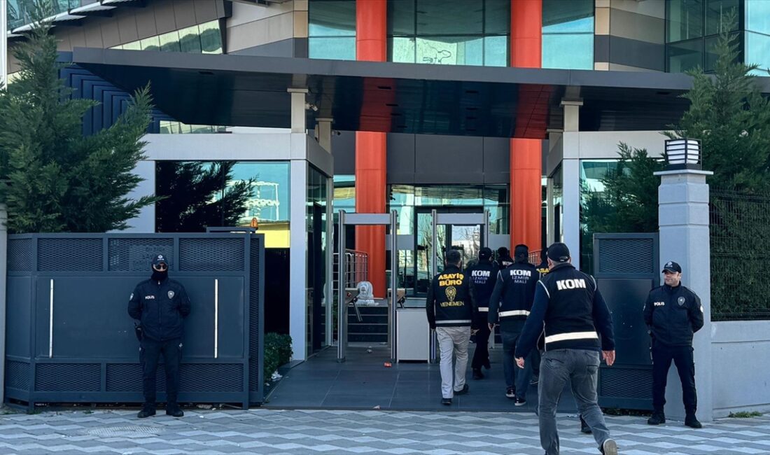 İzmir'de 30 kişi hakkında yüksek kar vaadiyle nitelikli dolandırıcılık suçlamasıyla