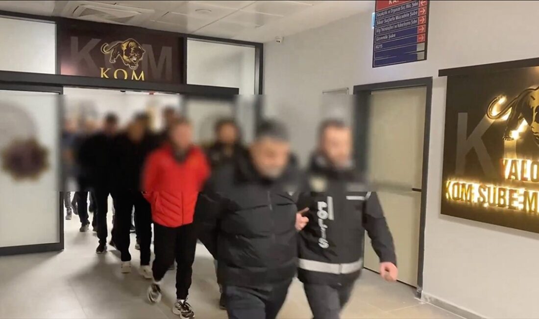 Kafes-47 operasyonlarında organize suç örgütü çökertildi, 8 şüpheli yakalandı İçişleri Bakanı Ali Yerlikaya, Yalova merkezli 4 ilde eş zamanlı