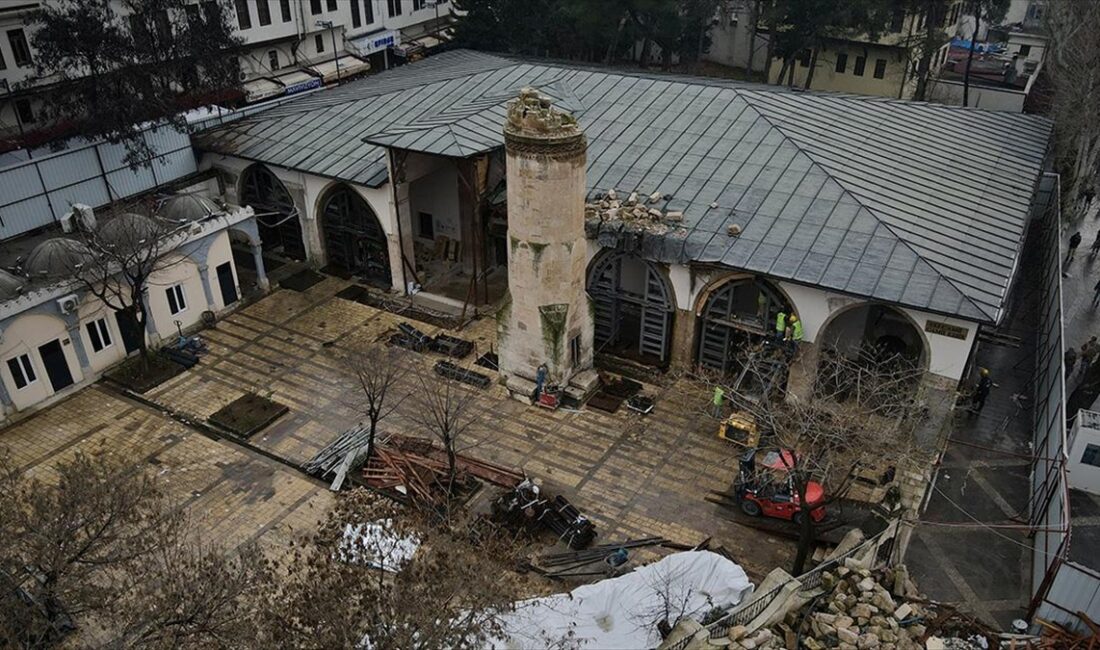 6 Şubat depremlerinin merkez üssü Kahramanmaraş'ta ağır hasar alan kentin