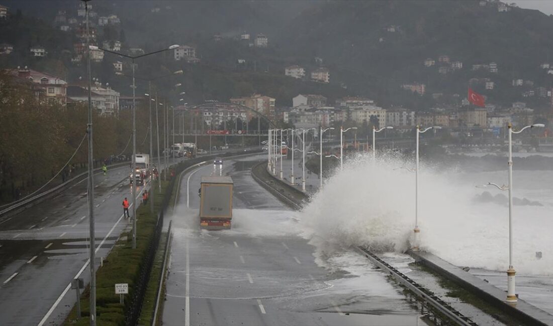Karadeniz için fırtına uyarısında bulunuldu.