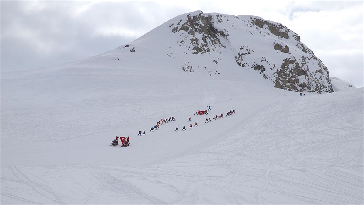 Kayak merkezleri arasında en fazla kar kalınlığı, 171 santimetreyle Hakkari'de