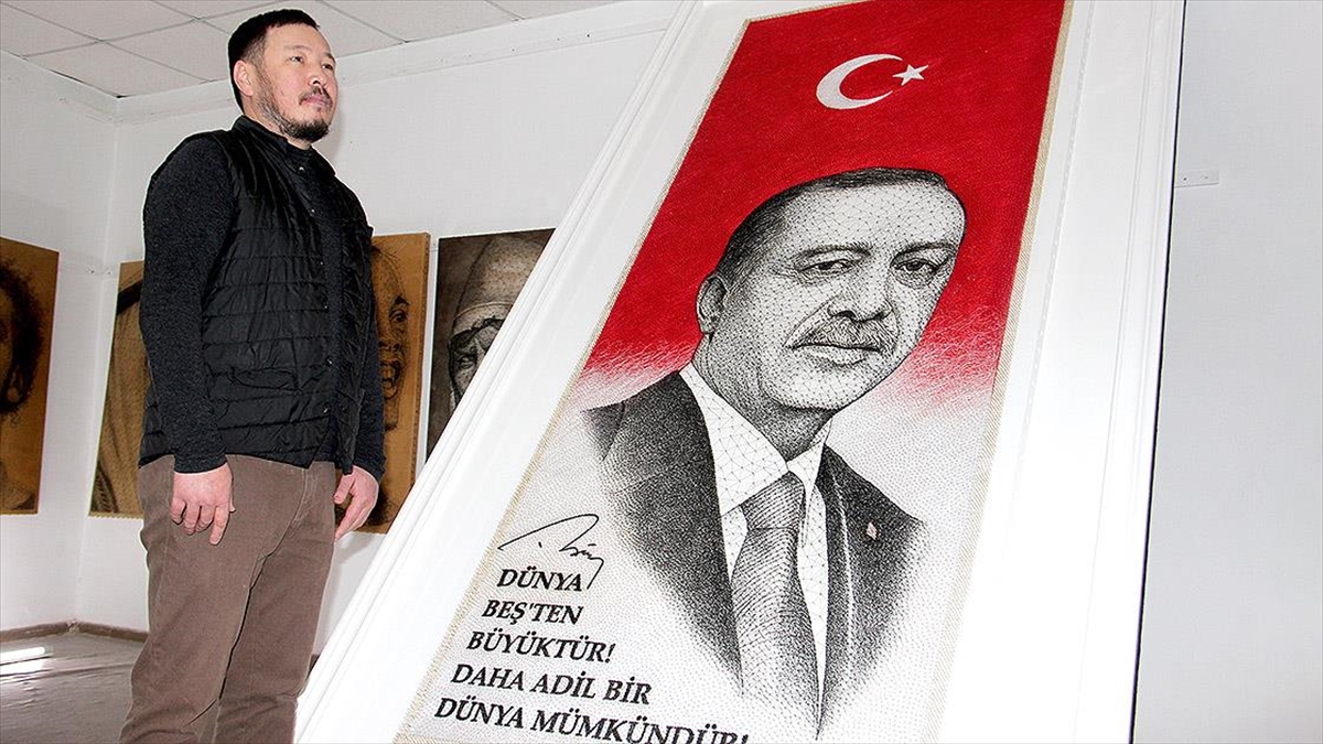 Kırgız ressam Azamat Janaliyev, Cumhurbaşkanı Recep Tayyip Erdoğan'ın 70. yaş
