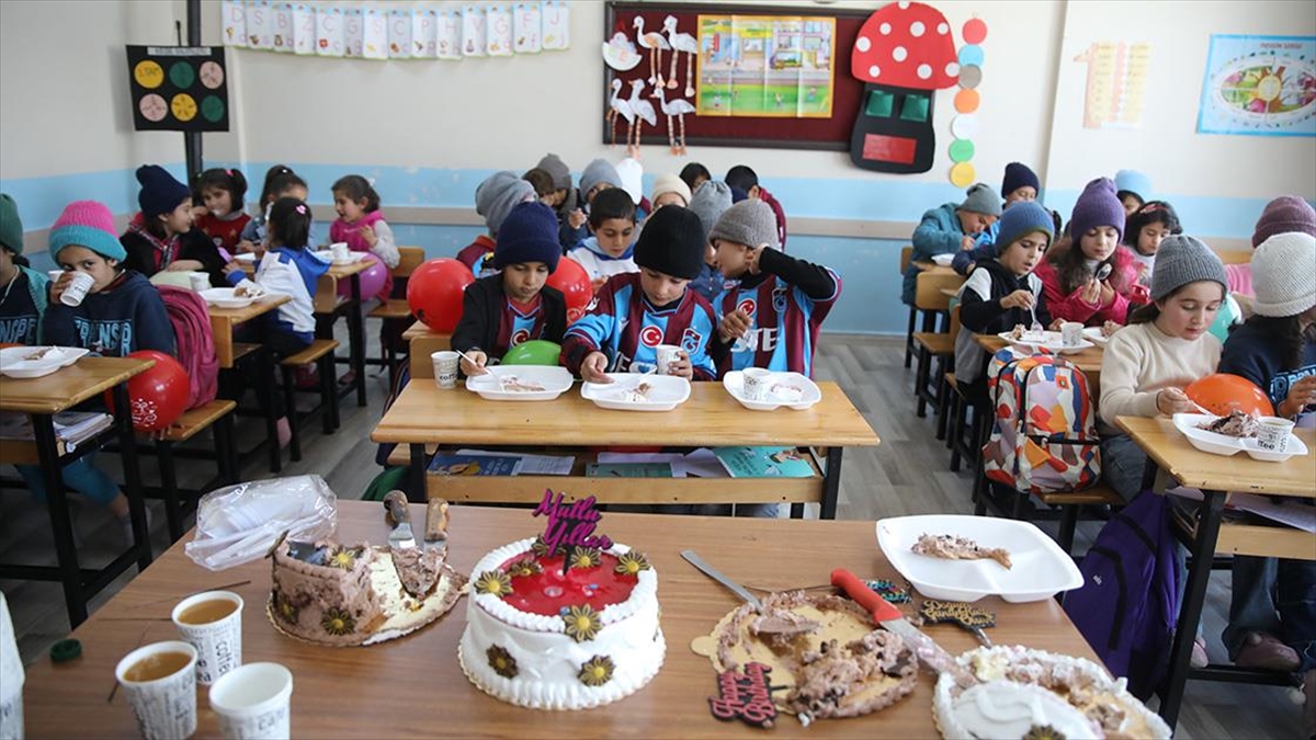 Kocaeli'de yaşayan 12 yaşındaki 6. sınıf öğrencisi Emir Ali Yılmaz,