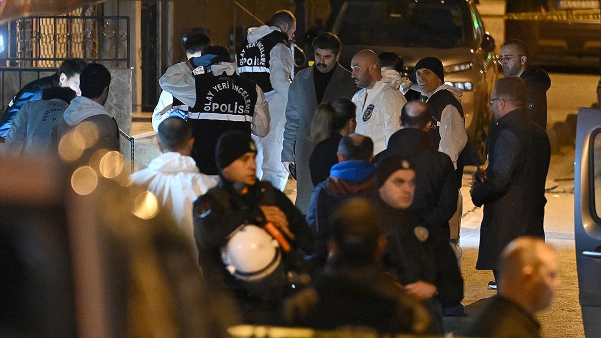 Adalet Bakanı Tunç, AK Parti Küçükçekmece Belediye Başkan adayı Yeniay'ın