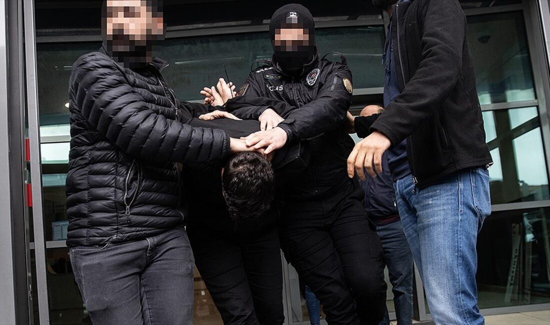 AK Parti Küçükçekmece Belediye Başkan adayı Aziz Yeniay'ın Kanarya Mahallesi'ndeki