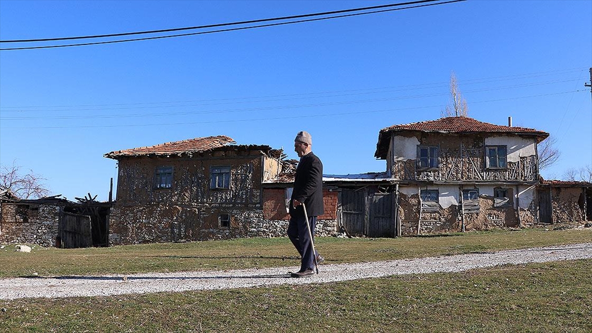 Kütahyalı 87 yaşındaki İbrahim Elaslan, 54 yıl önceki depremin ardından