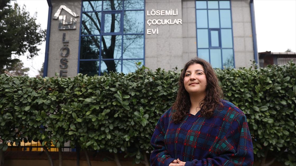 Lösemiyi 2 yıl süren tedaviyle yenen Sıla Duran, gezdiği hastanelerde