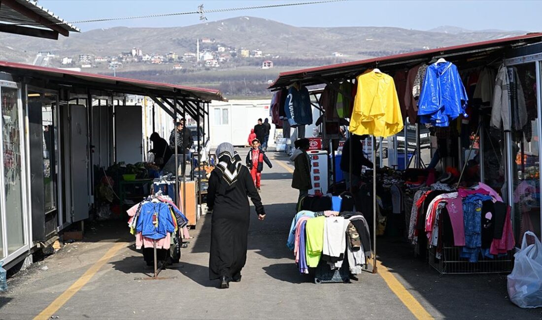 Kahramanmaraş merkezli 6 Şubat depremlerinden etkilenen Malatya'da esnaf, yaklaşık 2