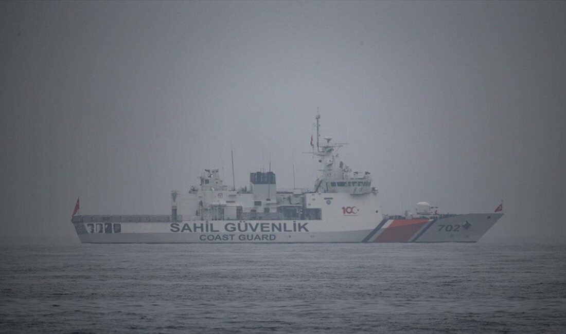 Marmara Denizi'nde, Bursa'nın Karacabey ilçesi açıklarında İmralı Adası'nın güneybatısında su