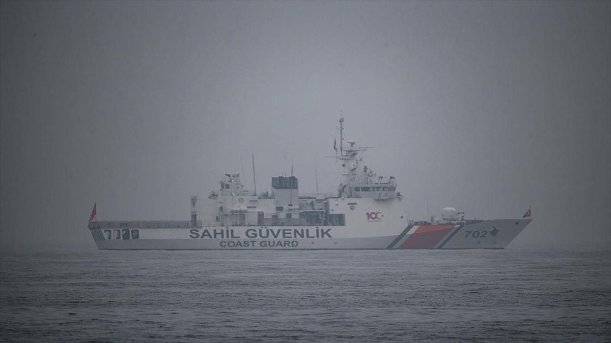 Marmara Denizi'nde, Bursa'nın Karacabey ilçesi açıklarında İmralı Adası'nın güneybatısında su