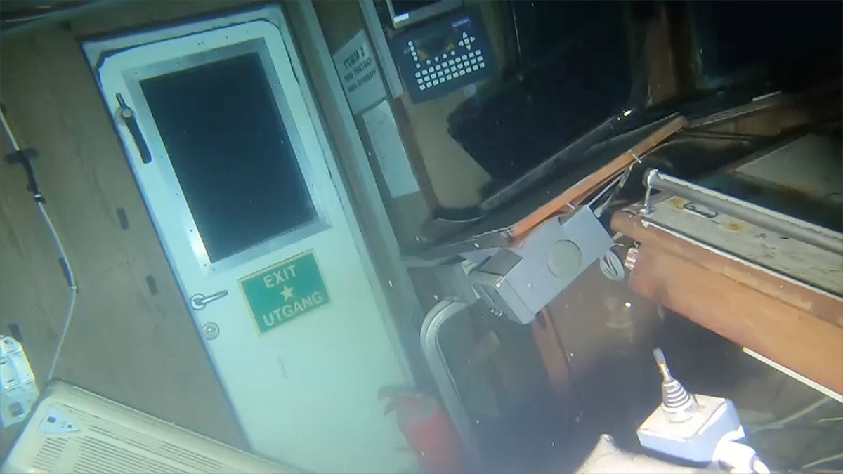 Marmara Denizi'nde, İmralı Adası'nın güneybatısında su alarak batan ve dün