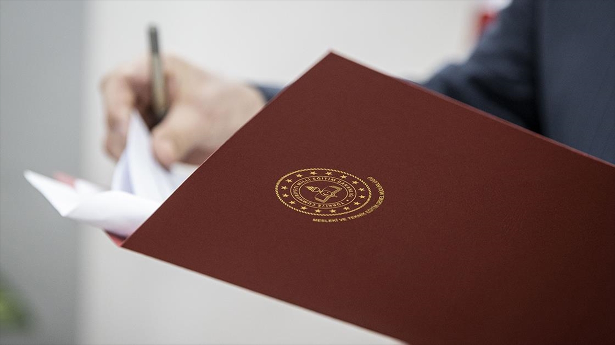 Milli Eğitim Bakanlığı, Türkiye'nin her bölgesinde eğitim alan meslek liselilerin