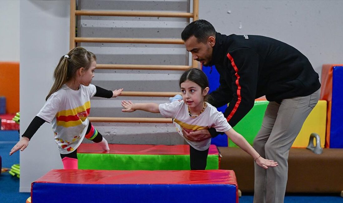 Milli cimnastikçi Ferhat Arıcan, "3 yaşından itibaren denge, güç, kuvvet,