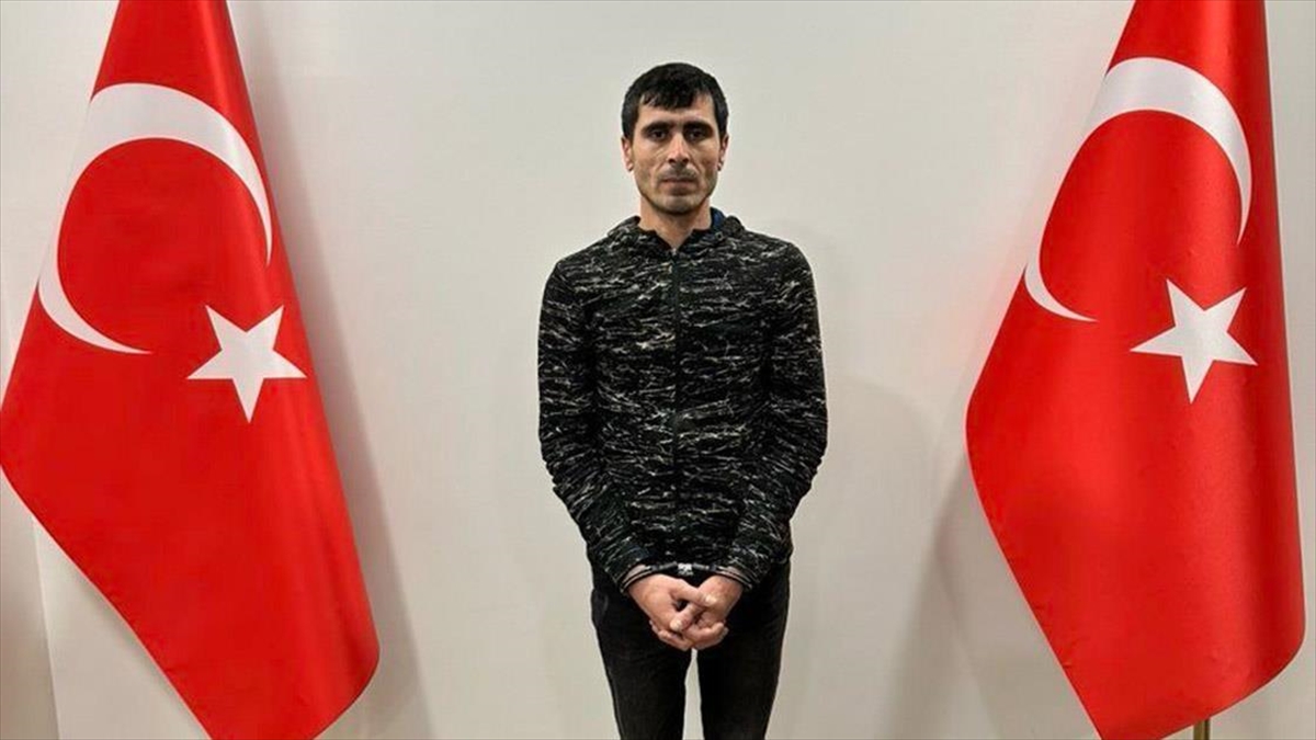 Avrupa'ya kaçmaya hazırlanırken sınır ötesi operasyonla yakalayarak Türkiye'ye getirilen terör