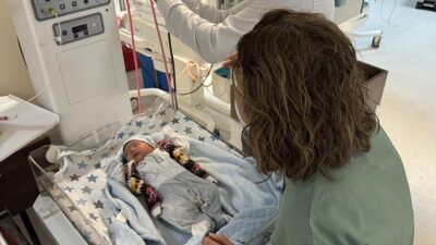 Antalya'da anne karnındayken kan uyuşmazlığı nedeniyle ölme ihtimali bulunan bebek,