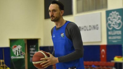 Türkiye Sigorta Basketbol Süper Ligi ekiplerinden Bursaspor İnfo Yatırım'ın 2,13