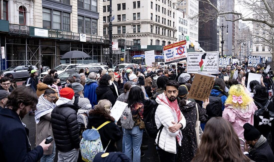 New York'ta Filistin destekçileri, İsrail'in Gazze'de sivillere yönelik katliamını sonlandırması