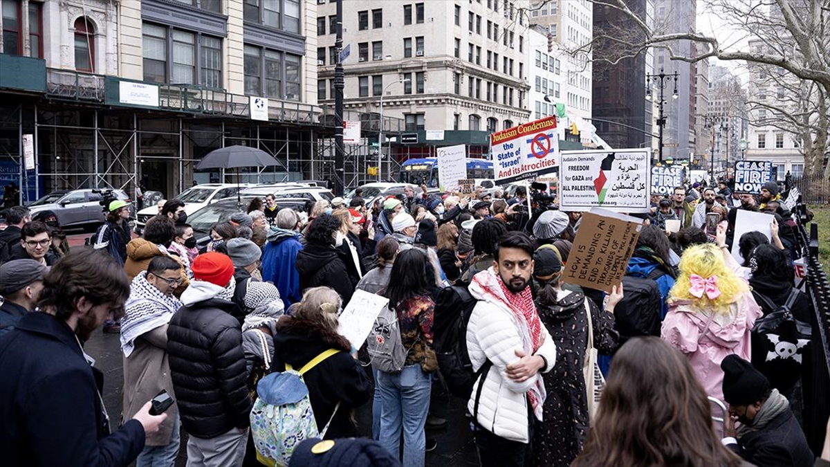 New York'ta Filistin destekçileri, İsrail'in Gazze'de sivillere yönelik katliamını sonlandırması